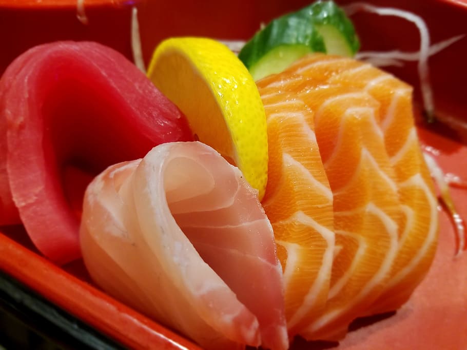 Pescado crudo o sashimi. Plato japonés.